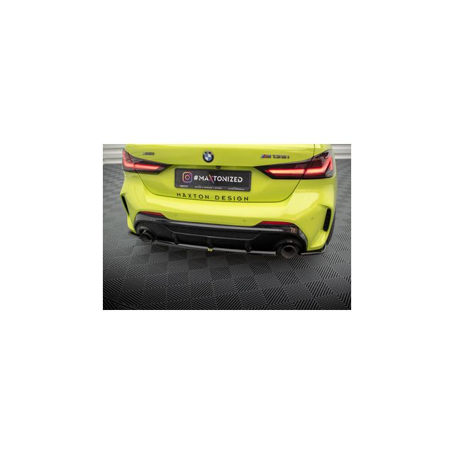 Добавка за задна броня V.2 BMW M135i F40