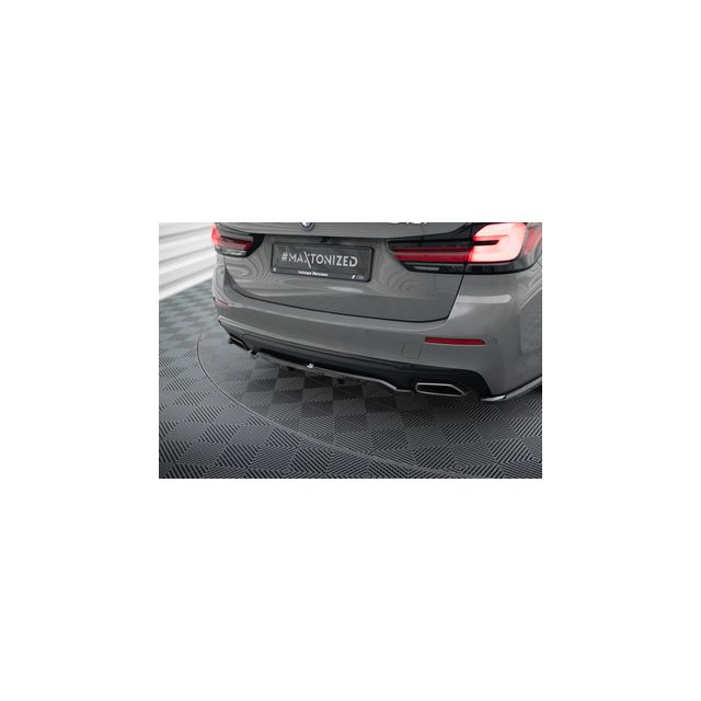 Добавка за задна броня (с вертикални ребра) BMW 5 G30 / G31 Facelift