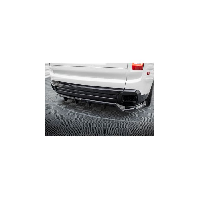 Добавка за задна броня (с вертикални ребра) Rolls Royce Cullinan