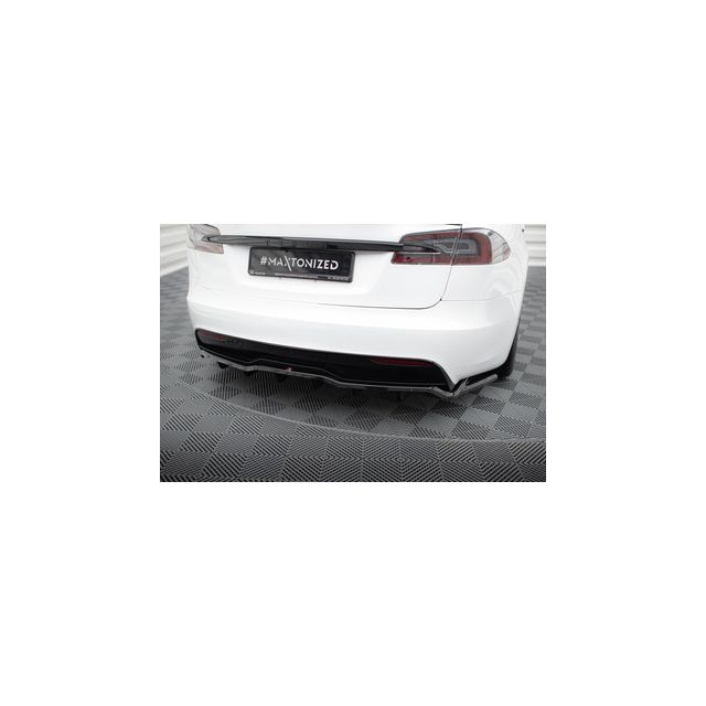 Добавка за задна броня (с вертикални ребра) V.2 Tesla Model S Plaid Mk1 Facelift