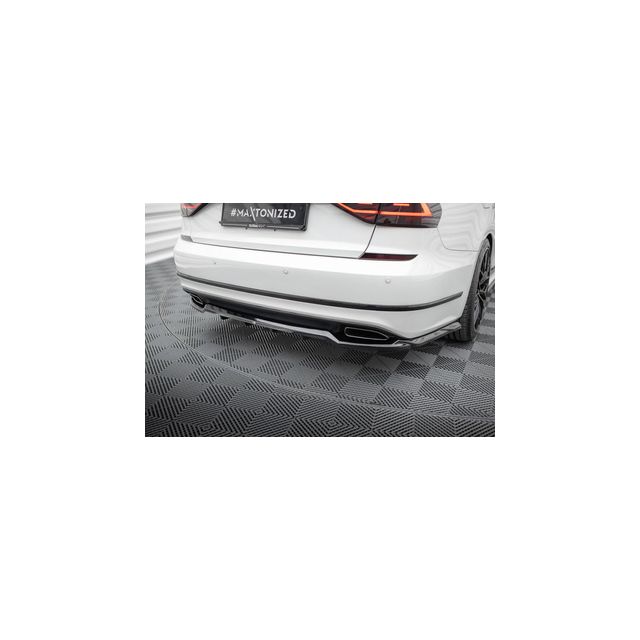 Добавка за задна броня (с вертикални ребра) Volkswagen Passat GT B8 Facelift USA